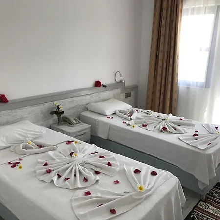 Aymes Hotel 3*
